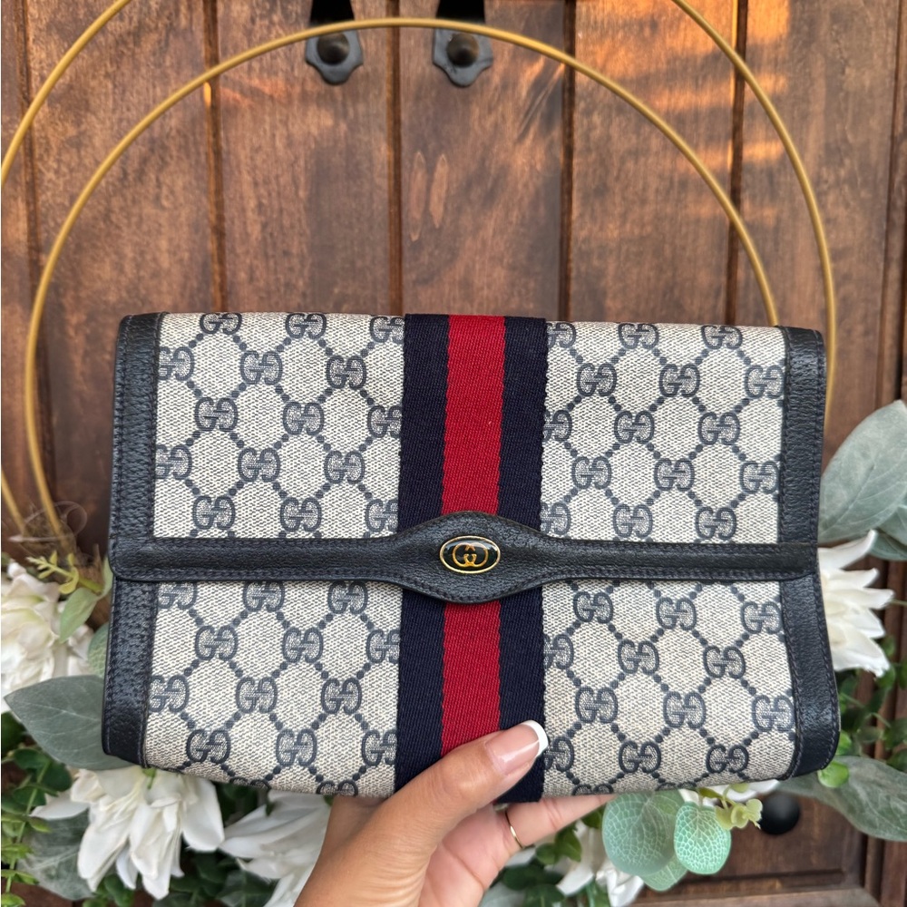 SOLD-Gucci Dark Navy Blue Clutch with traditional stripe
